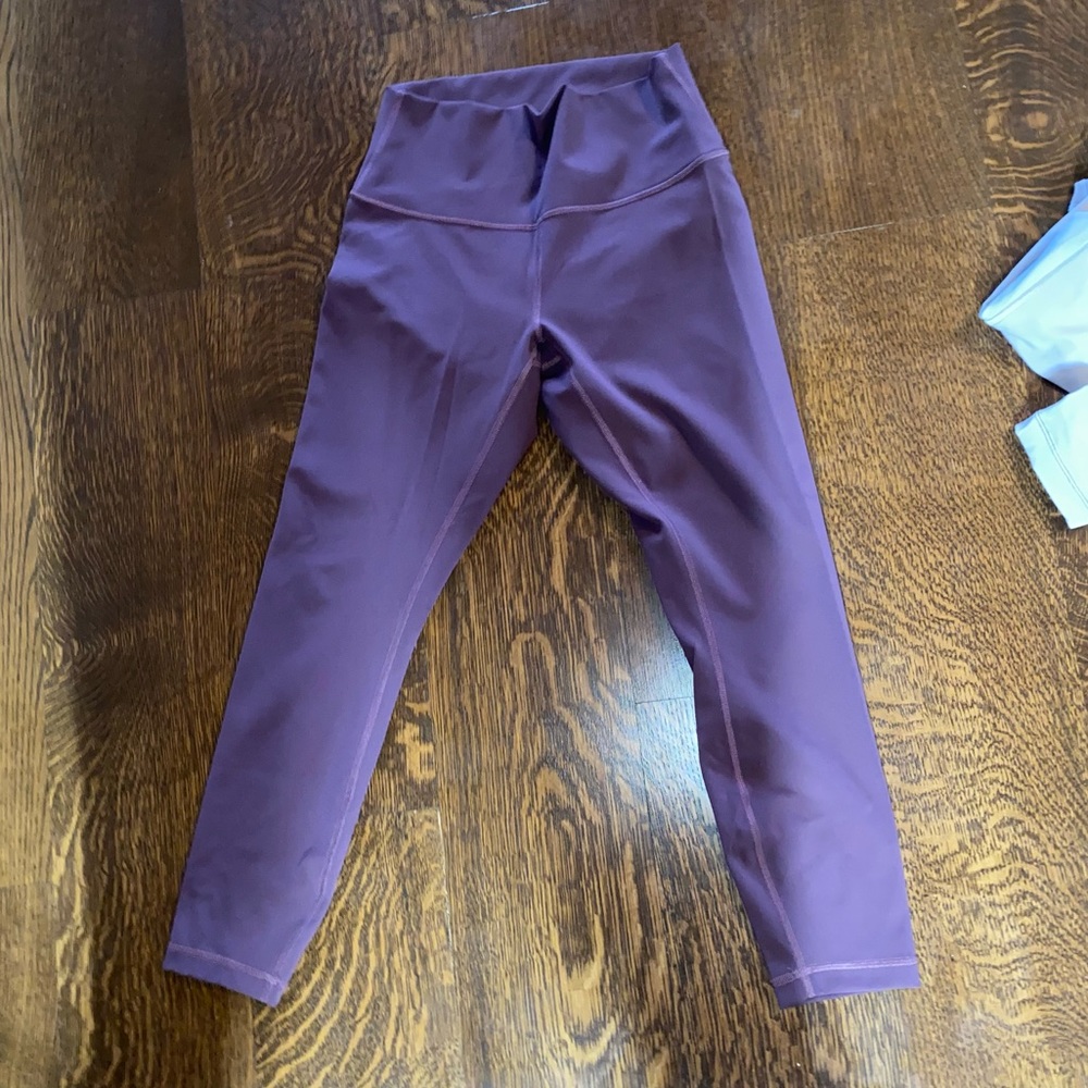 lululemon wunder under HR tight 25” luxtreme in grape thistle size 8